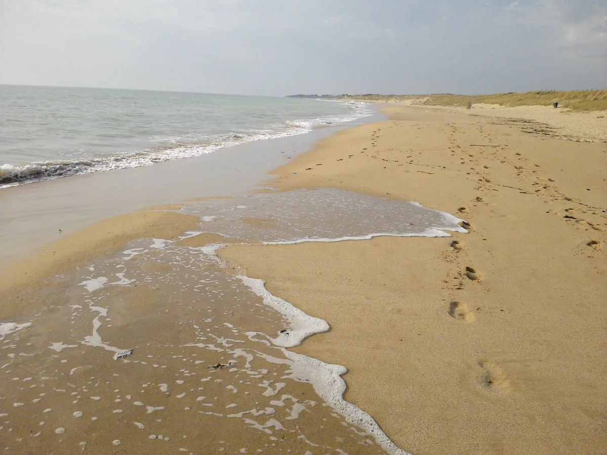 Plage des Huttes, Saint-Denis-d'Oléron, Nouvelle-Aquitaine, France — 4
