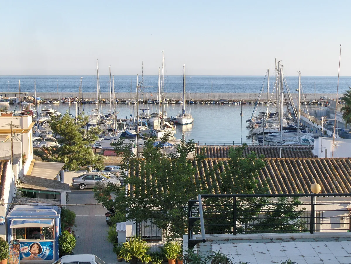 Plage de la Bajadilla, Marbella, Andalusia, Espagne — 6