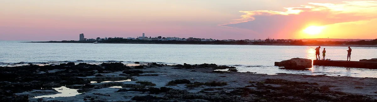 Plage de Torre Colimena, Manduria, Puglia, Italie — 6