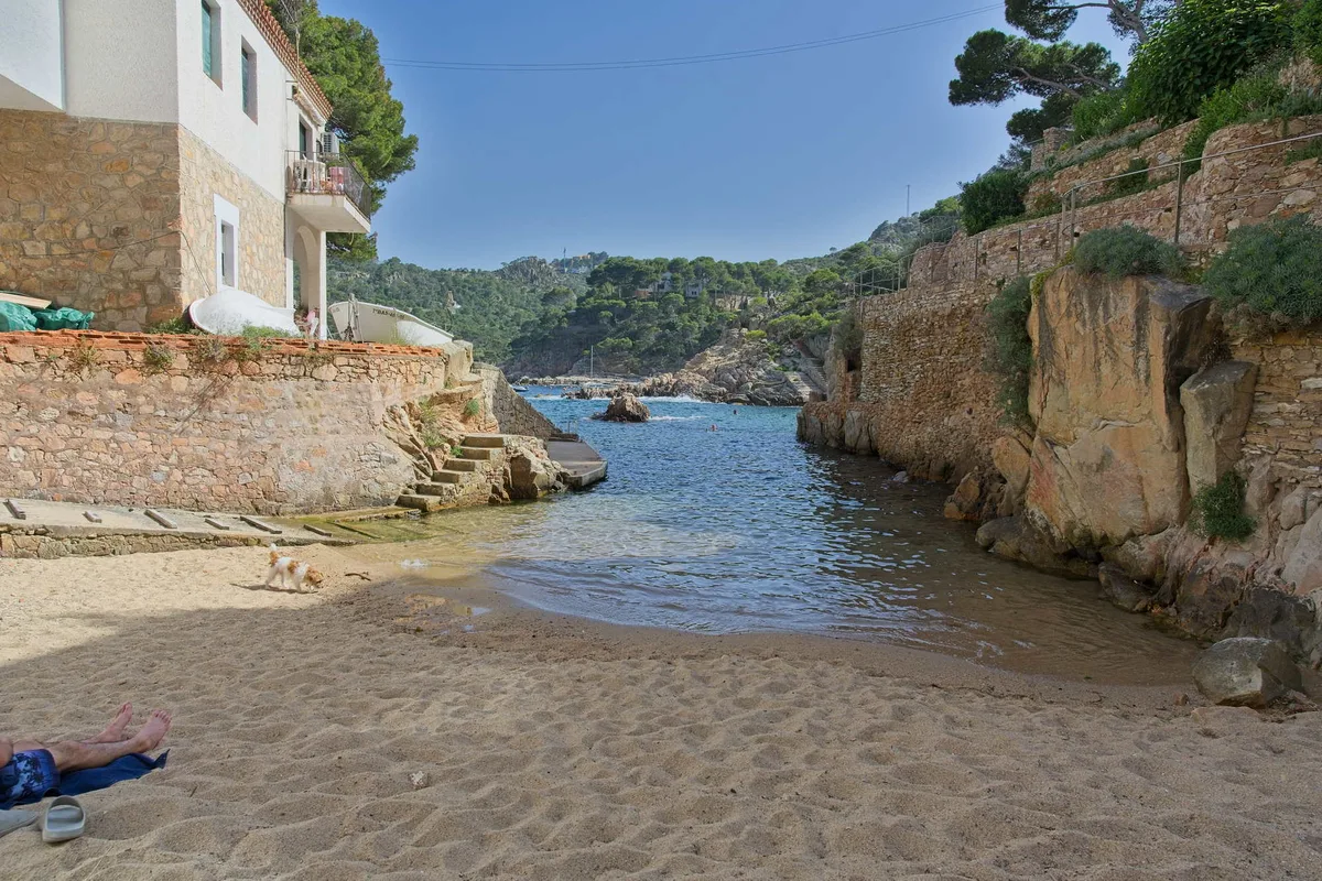 Platja Fonda, Begur, Catalonia, España — 3