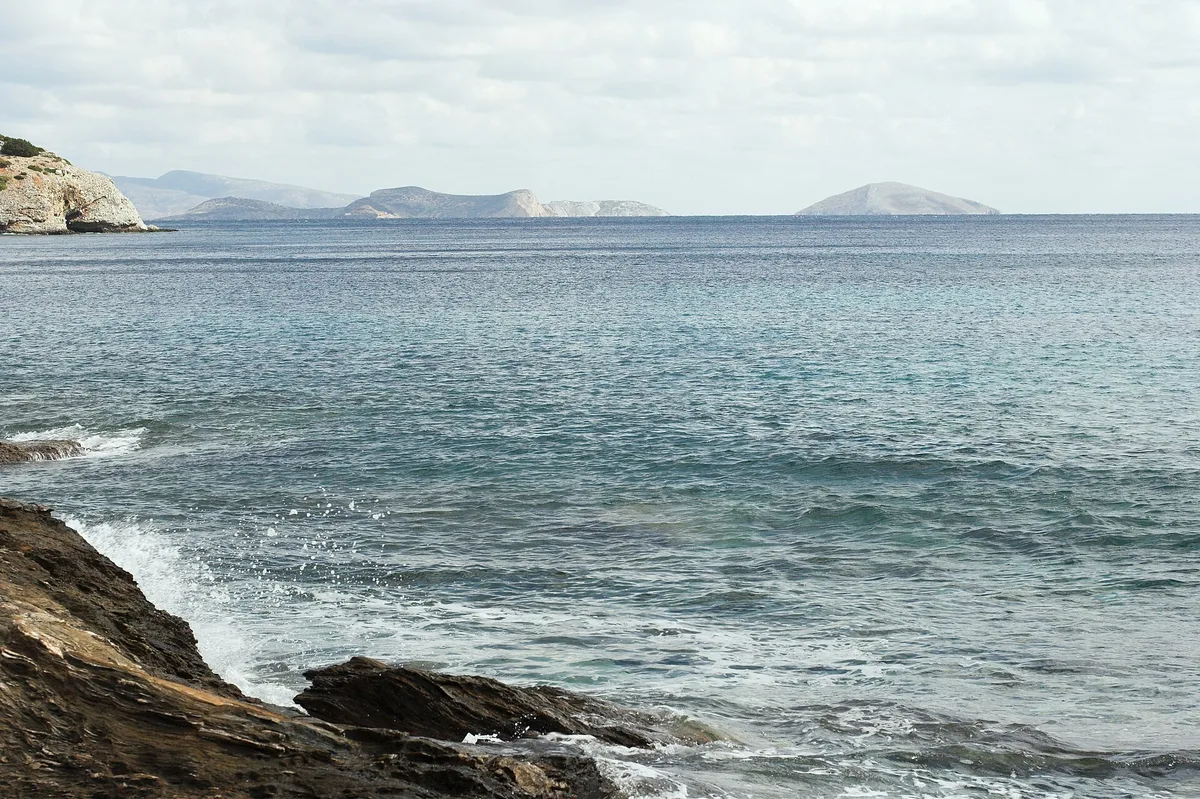 Plage de Moutsouna, Cyclades, Grèce — 4
