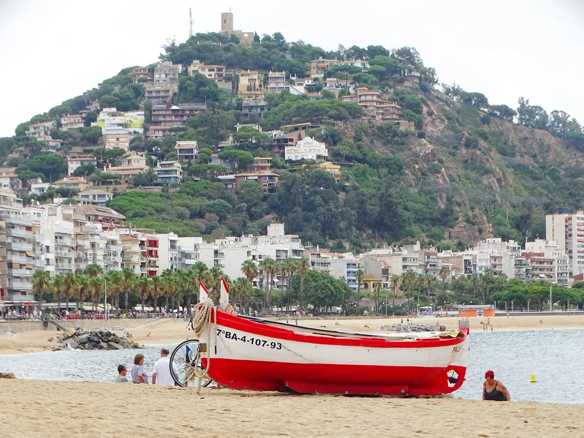 Playa de Blanes, Blanes, Catalonia, España — 5
