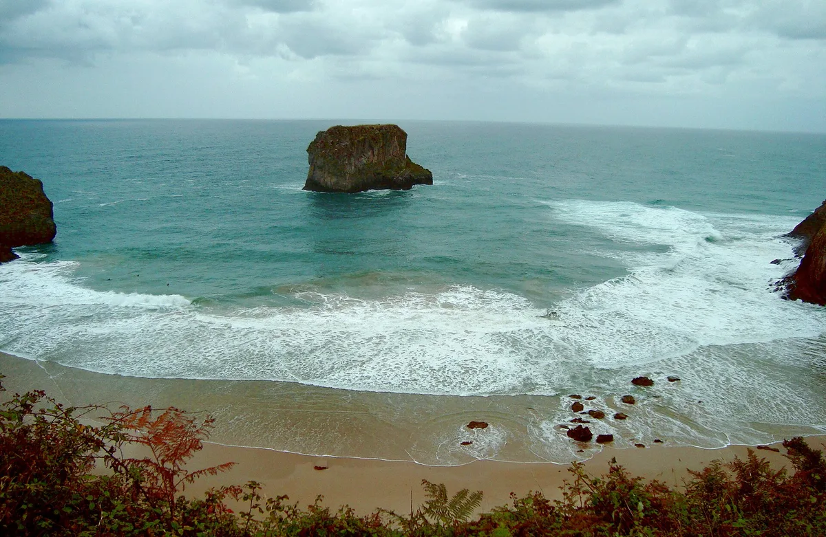 Andrín-Strand, Llanes, Asturias, Spanien — 6