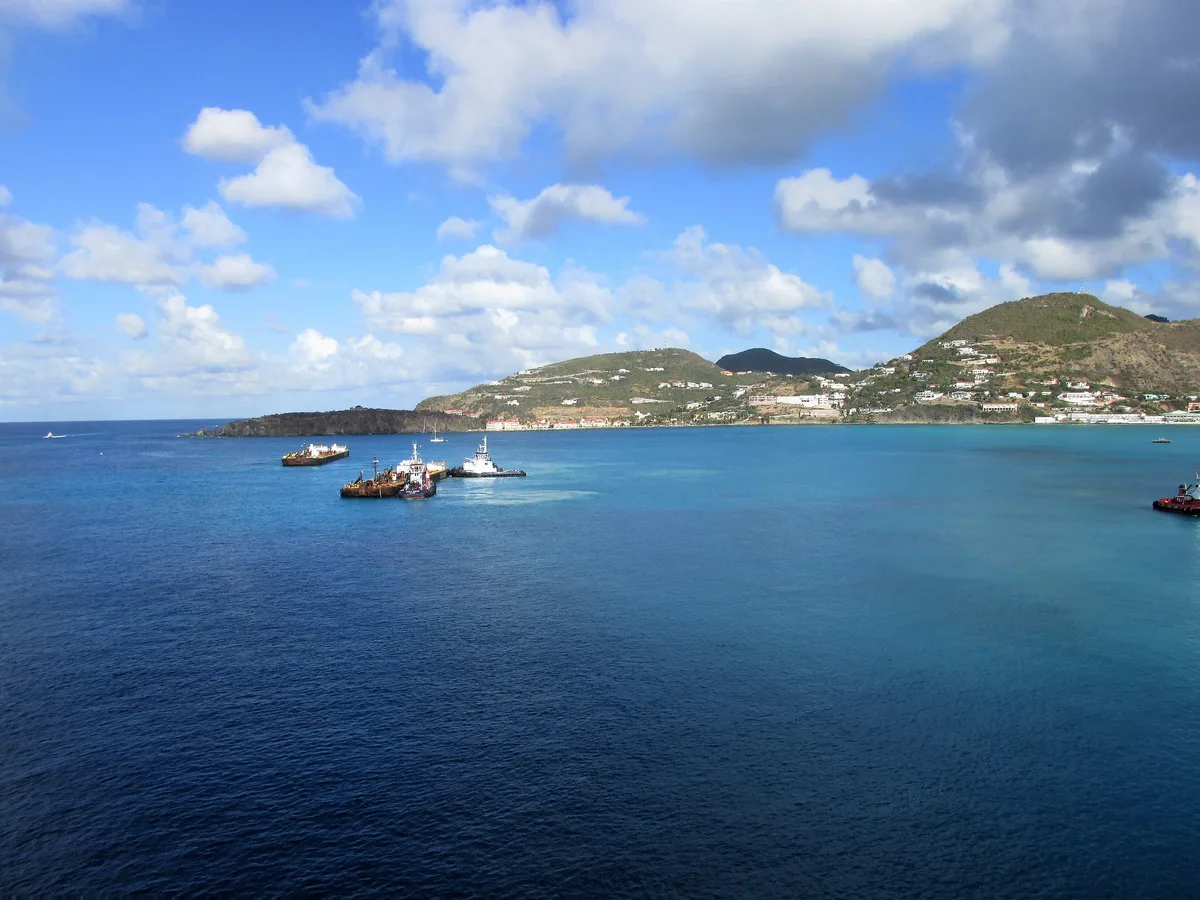 Little Bay Beach, Philipsburg, Leeward Islands, Sint Maarten — 4
