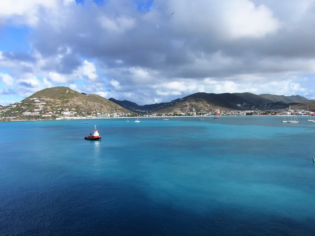 Little Bay Beach, Philipsburg, Leeward Islands, Sint Maarten — 6