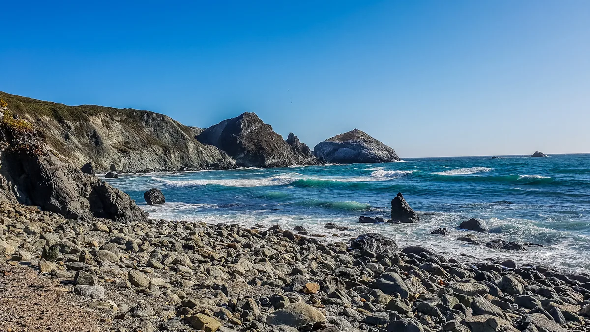 Plage de Willow Creek, Lucia, Monterey County, California Coast, États-Unis — 3