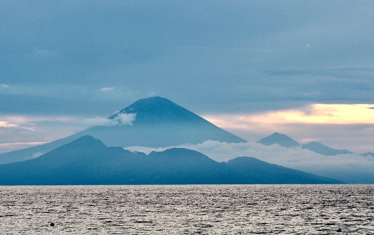 Plage de Senggigi, Batu Layar, Lesser Sunda Islands, Indonésie — 4
