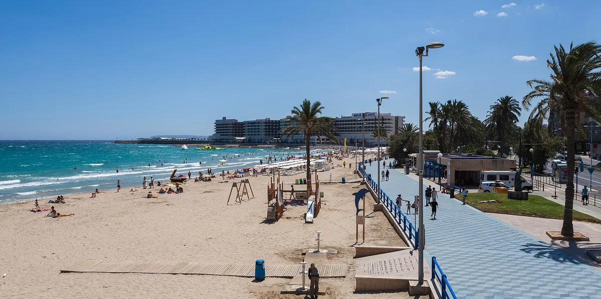 Coco Beach, Alicante, Valencian Community, España — 6