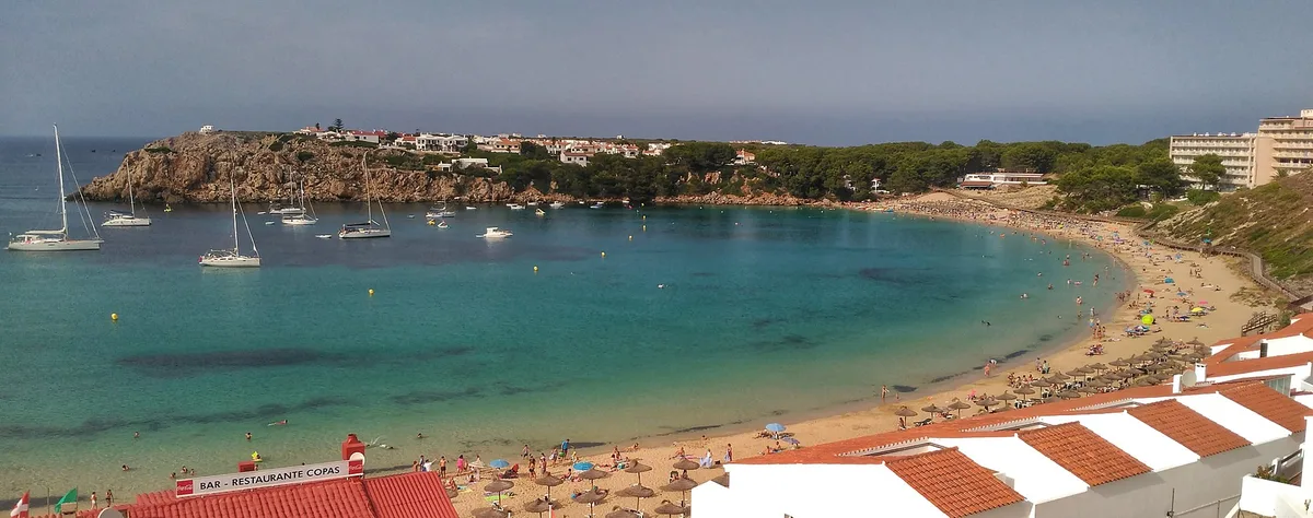 Plage d'Arenal d'en Castell, Es Mercadal, Balearic Islands, Espagne — 2