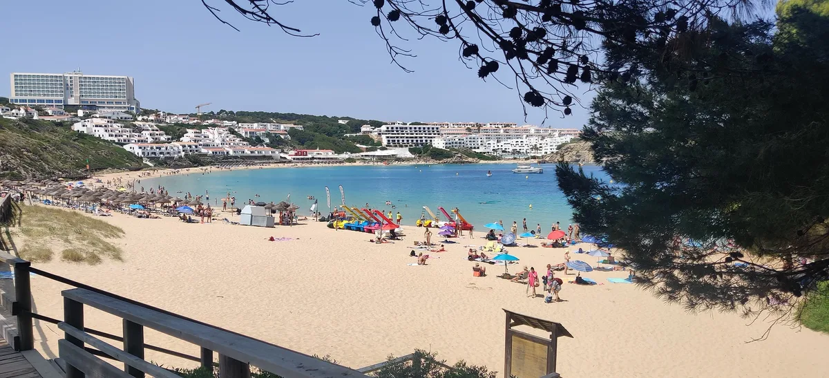 Plage d'Arenal d'en Castell, Es Mercadal, Balearic Islands, Espagne — 6