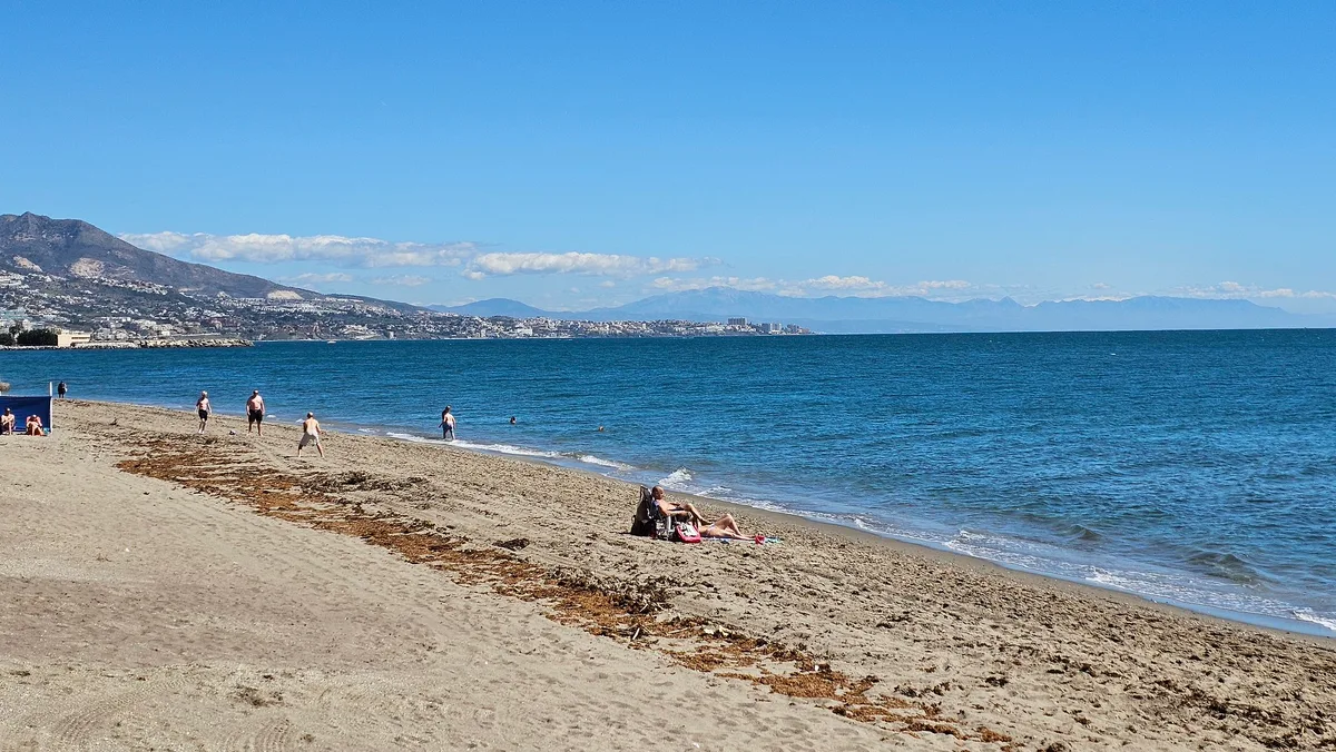 Plage de Santa Amalia, Fuengirola, Andalusia, Espagne — 2