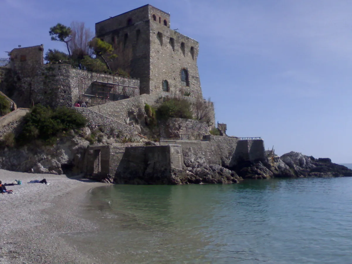 Spiaggia di Erchie, Maiori, Campania, Italia — 3