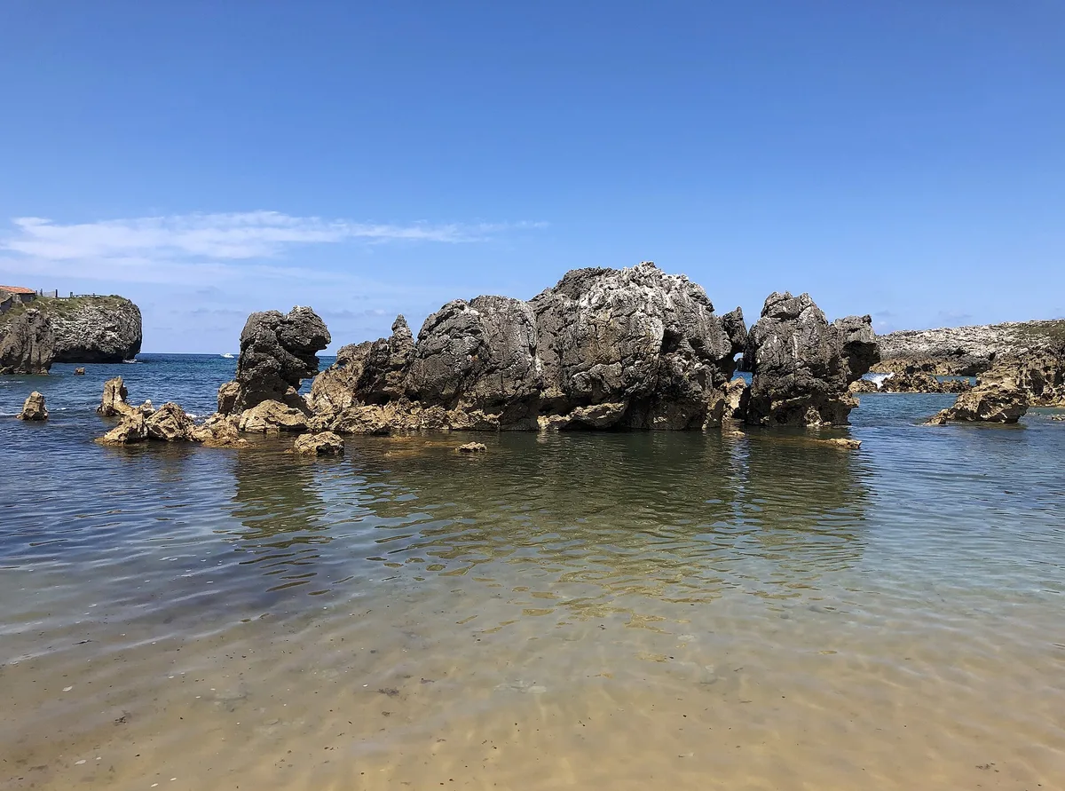 Playa de Toró, Llanes, Asturias, España — 4