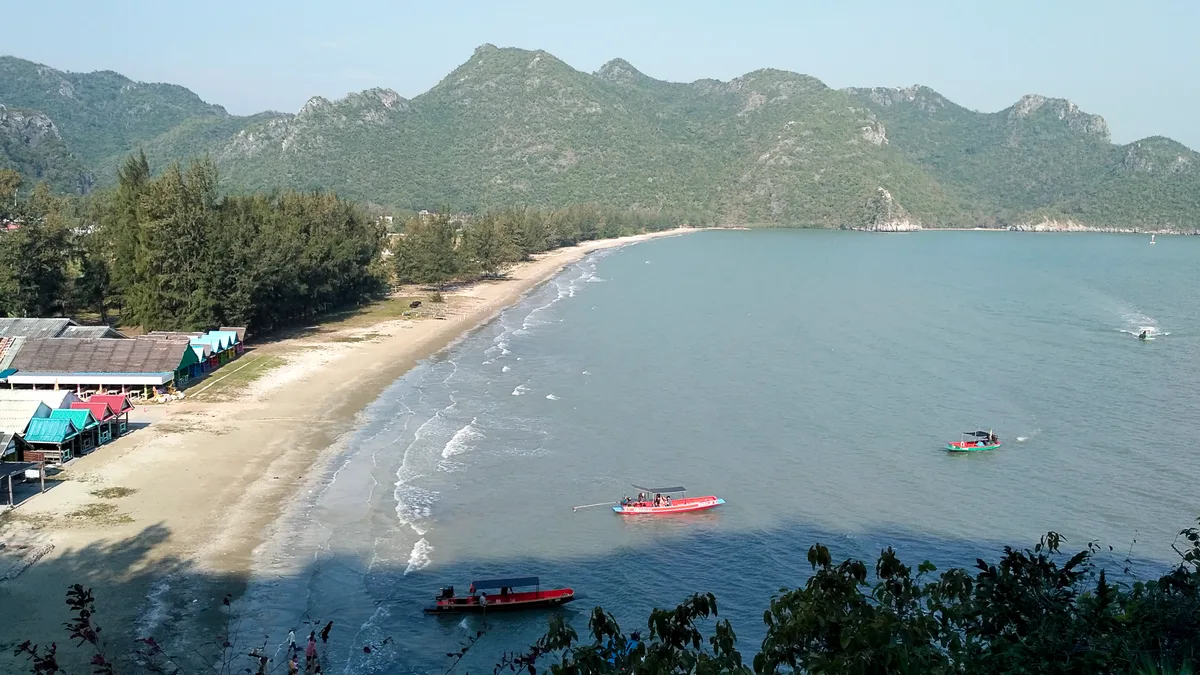 Sam Roi Yot Beach, Sam Roi Yot, Gulf of Thailand Coast, Thailand — 2