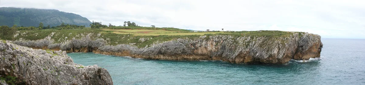 Spiaggia di Guadamía, Llanes, Asturias, Spagna — 3