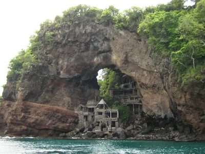 Moonhole Beach, Bequia, Lesser Antilles, Saint Vincent and the Grenadines — 3