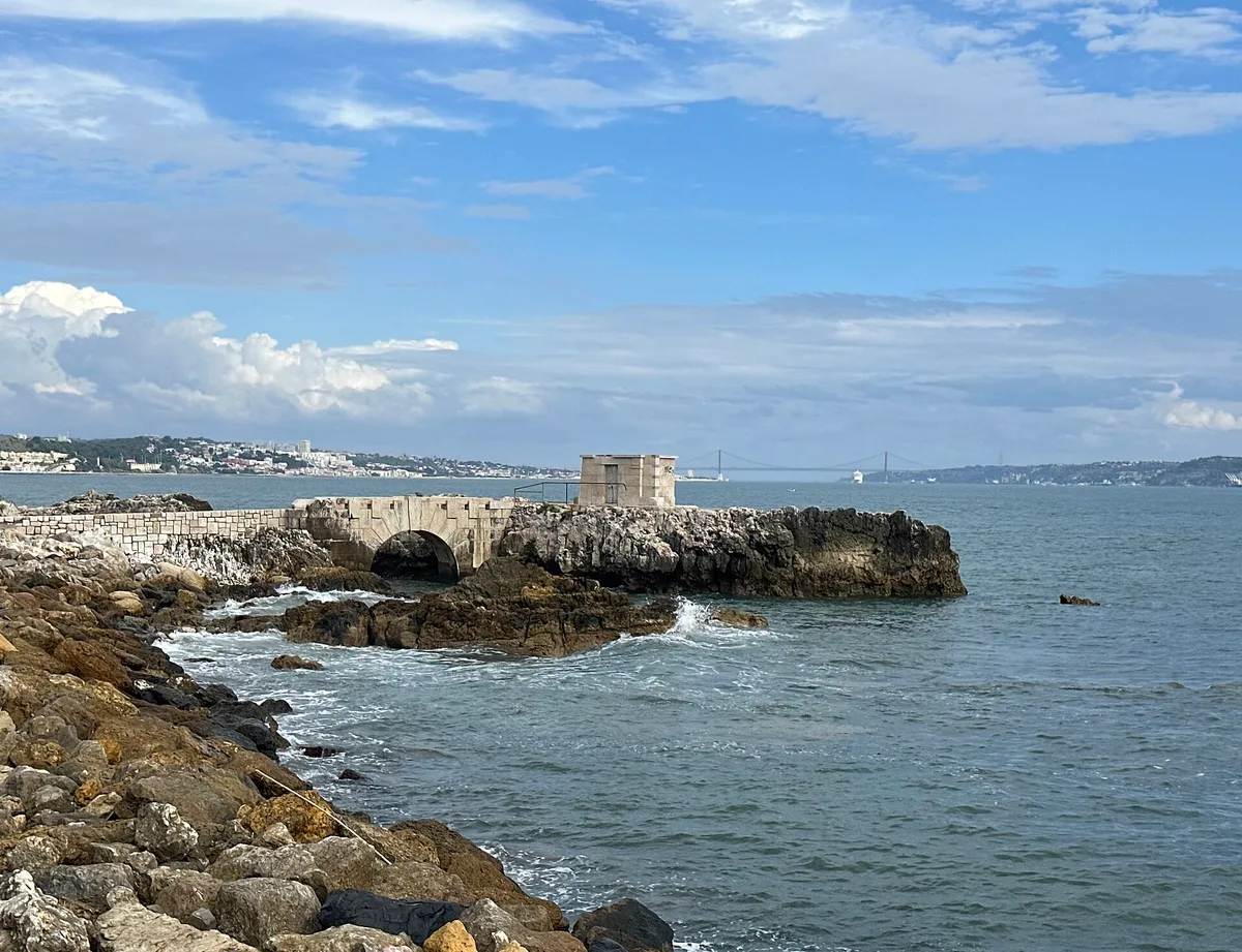 Plage de Santo Amaro de Oeiras, Oeiras, Portuguese Atlantic, Portugal — 4