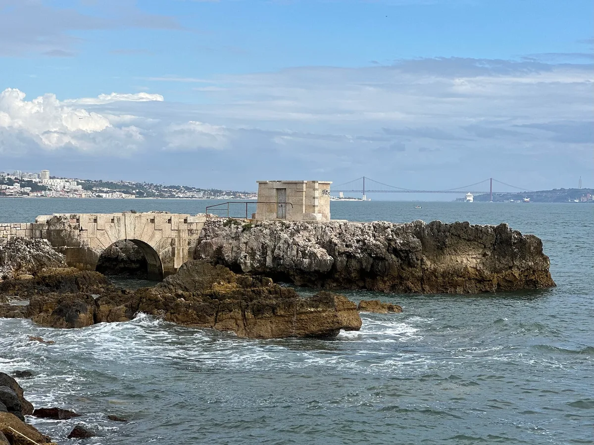 Plage de Santo Amaro de Oeiras, Oeiras, Portuguese Atlantic, Portugal — 3
