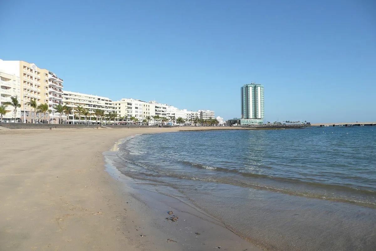 Playa del Reducto, Arrecife, Canary Islands, España — 3