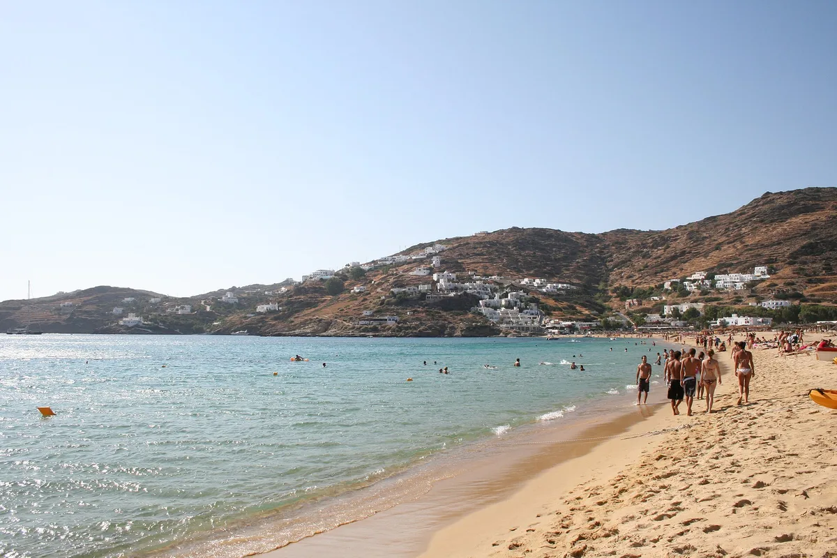Plage de Mylopotas, Ios, Cyclades, Grèce — 4