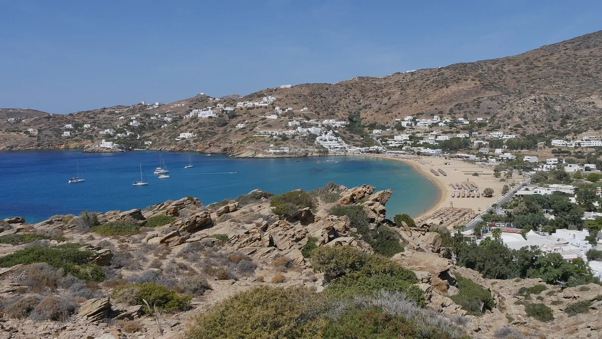 Plage de Mylopotas, Ios, Cyclades, Grèce — 2
