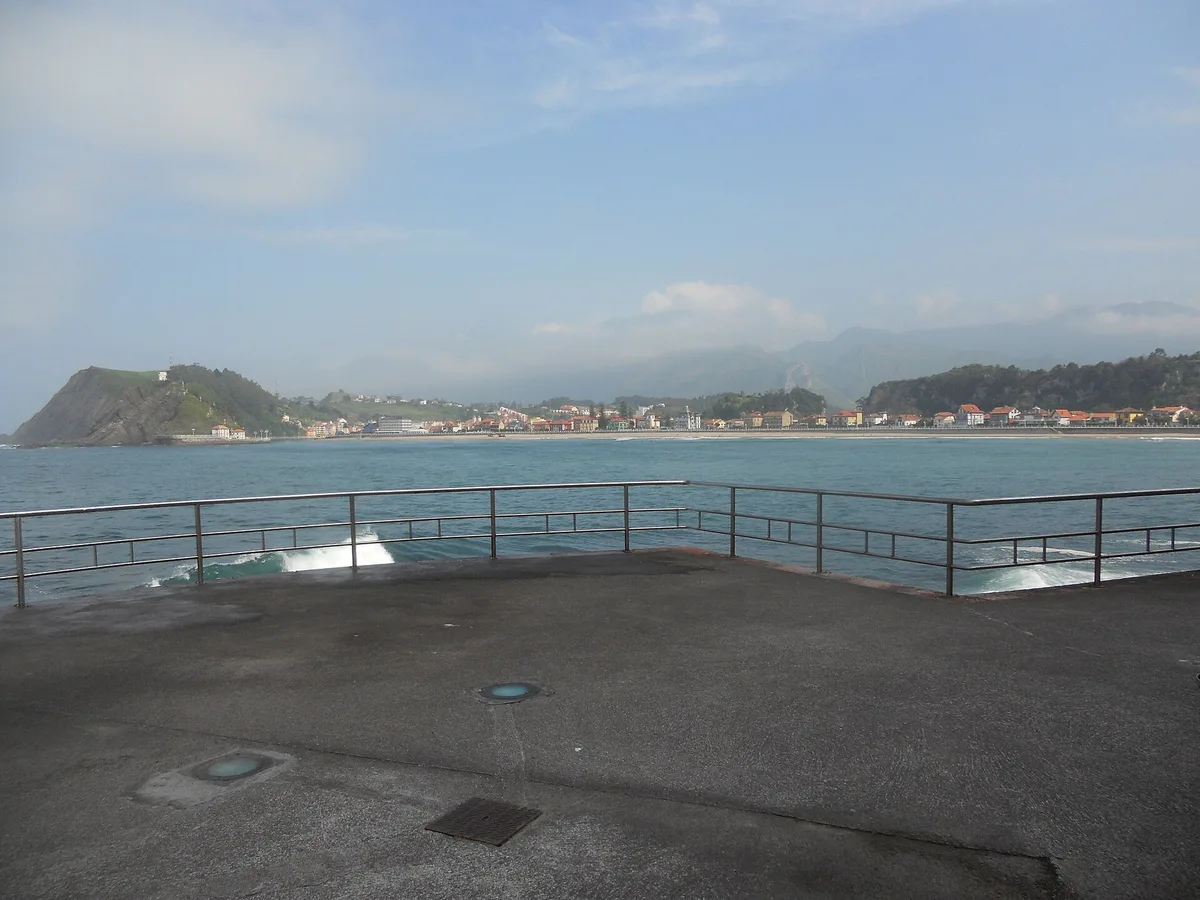 Praia de Ribadesella, Ribadesella, Asturias, Espanha — 3