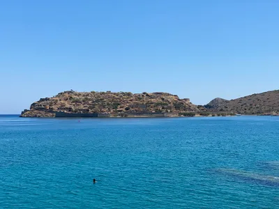Plage de Plaka