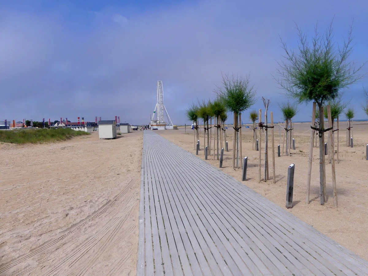 Playa de Riva Bella, Ouistreham, Normandy, Francia — 3
