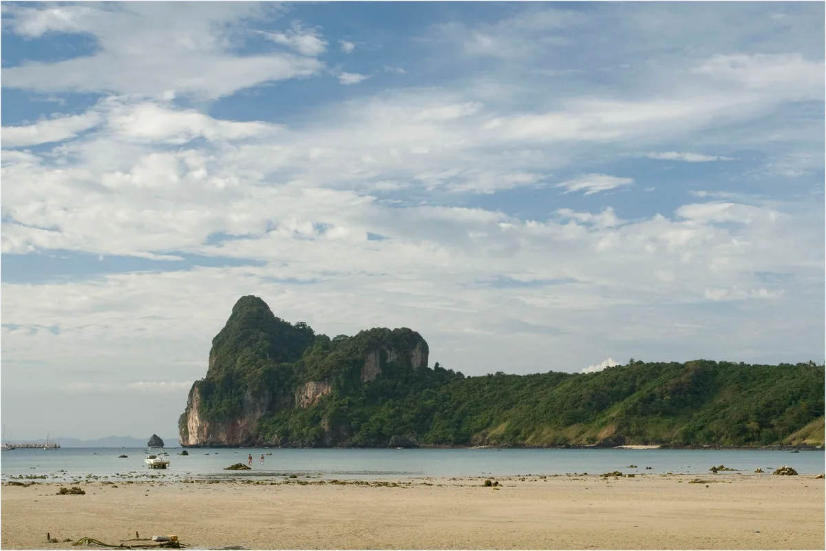 Loh Dalum-Strand, Ko Phi Phi, Andaman Sea, Thailand — 3