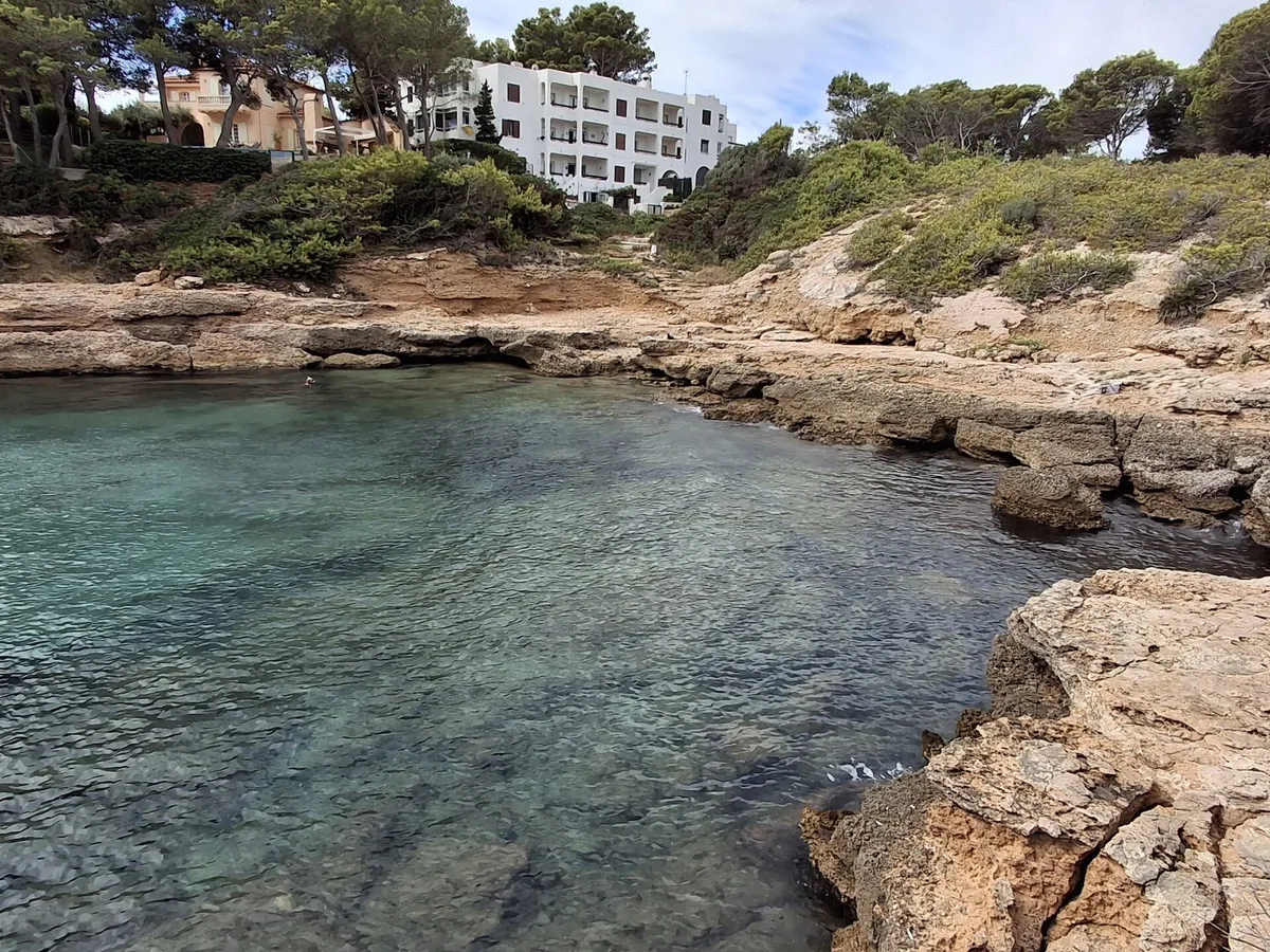 Cala Mosques, L'Ametlla de Mar, Catalonia, Spanje — 2