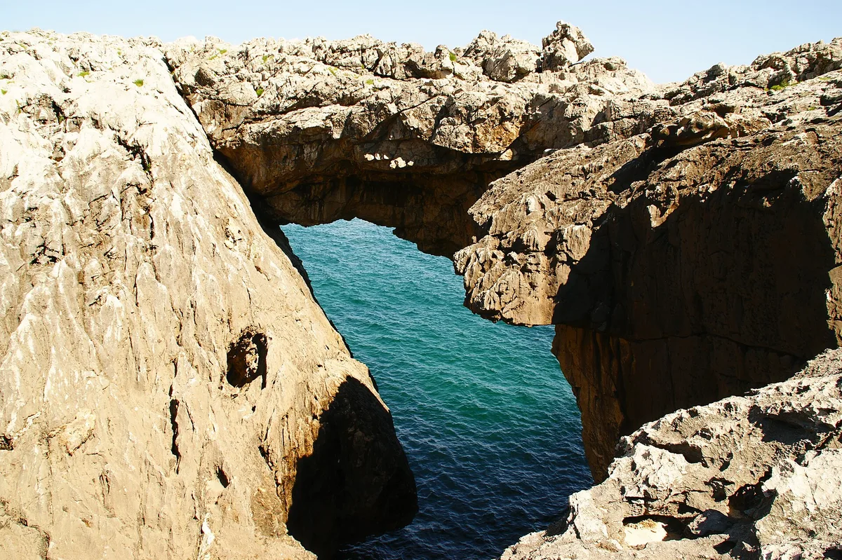 Plage de Gulpiyuri, Llanes, Asturias, Espagne