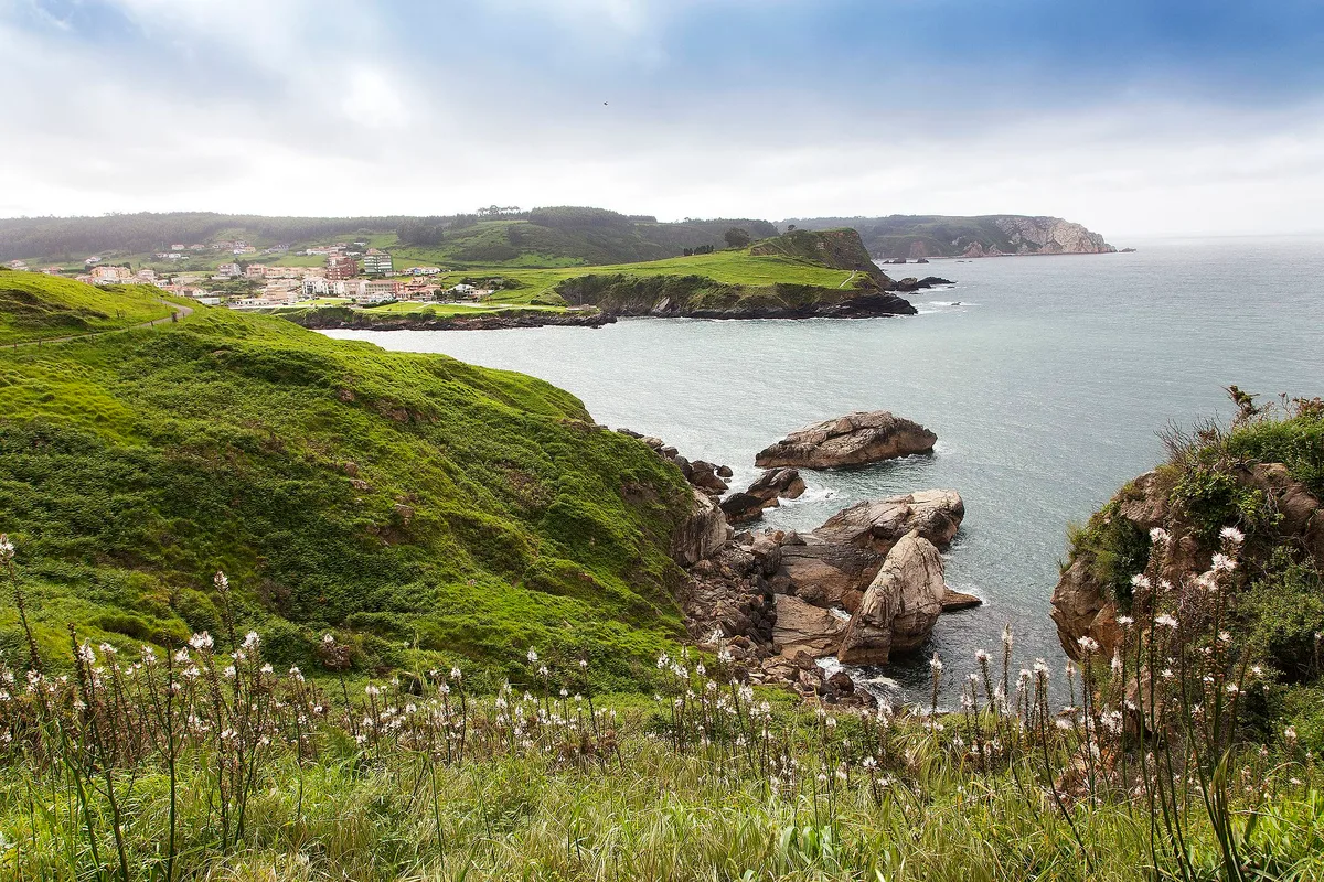 Santa María del Mar-Strand, Castrillón, Asturias, Spanien — 5