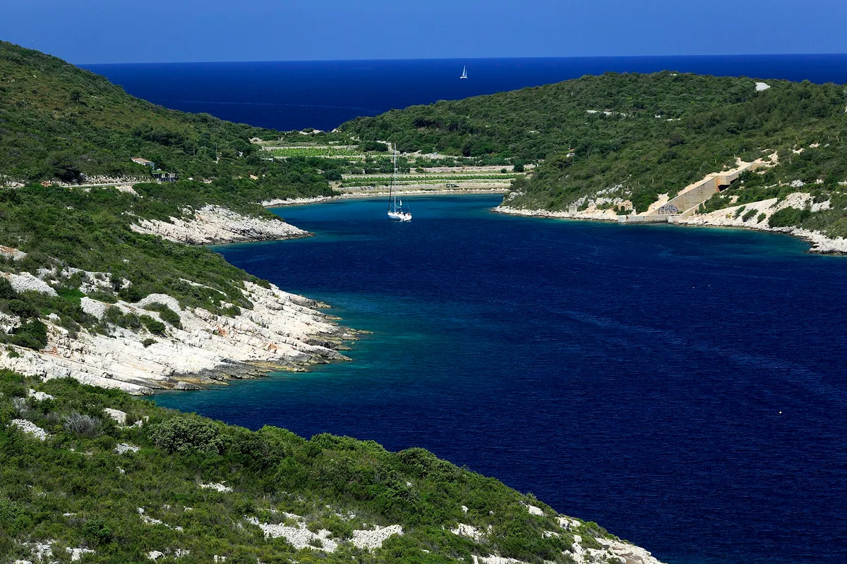 Plage de Rogačić, Vis, Dalmatia, Croatie — 2