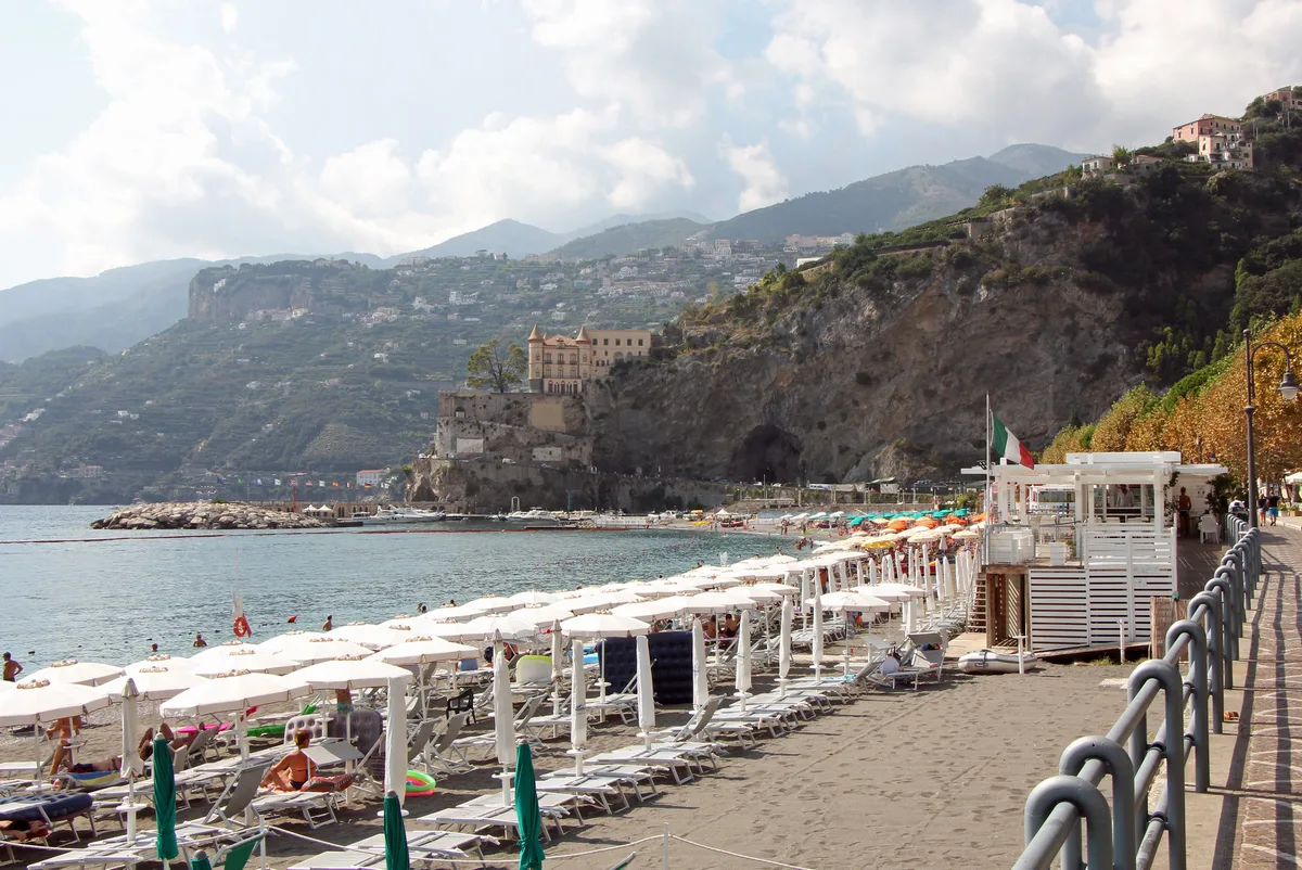 Plage de Maiori, Maiori, Campania, Italie — 5