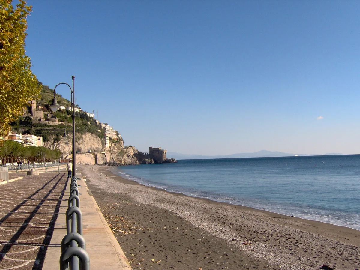 Plage de Maiori, Maiori, Campania, Italie — 6