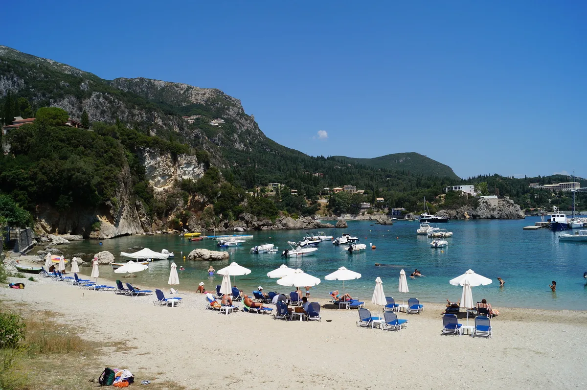 Spiaggia di Paleokastritsa, Central Corfu and Diapontia Islands, Ionian Islands, Grecia — 6
