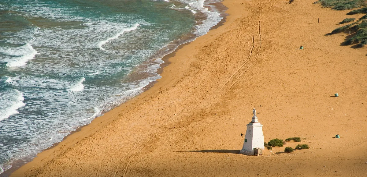 Plage de Ramla l-Ħamra, Nadur, Maltese Islands, Malte — 3