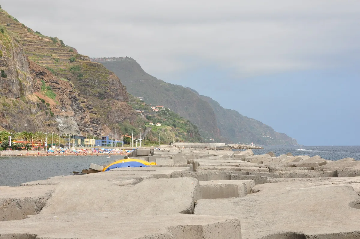 Plage de Calheta, Calheta, Madeira Archipelago, Portugal — 4