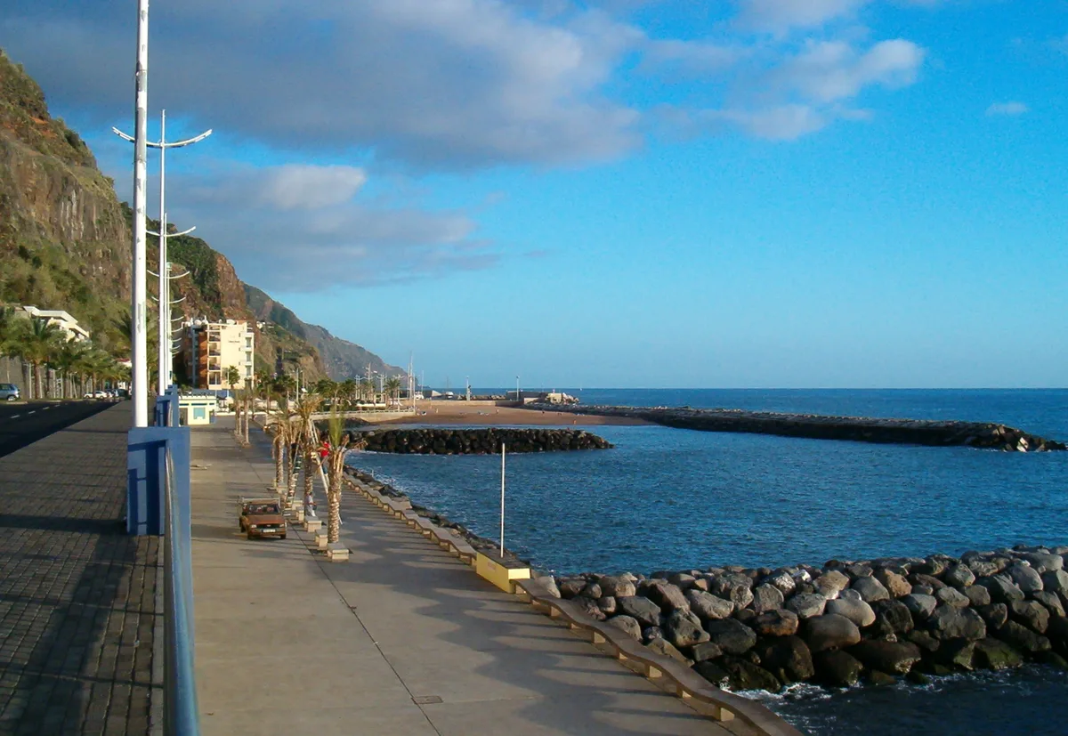 Plage de Calheta, Calheta, Madeira Archipelago, Portugal — 6