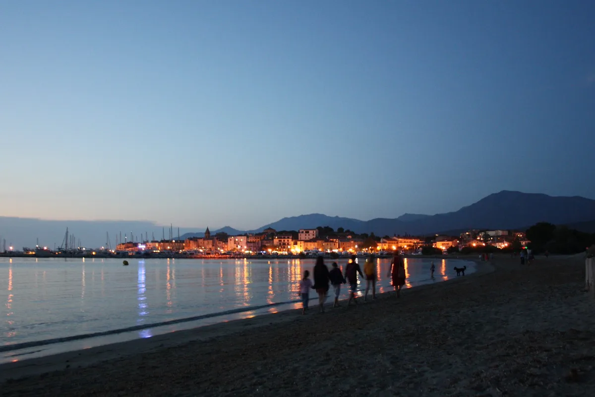 Playa de la Roya, Saint-Florent, Corsica, Francia — 3