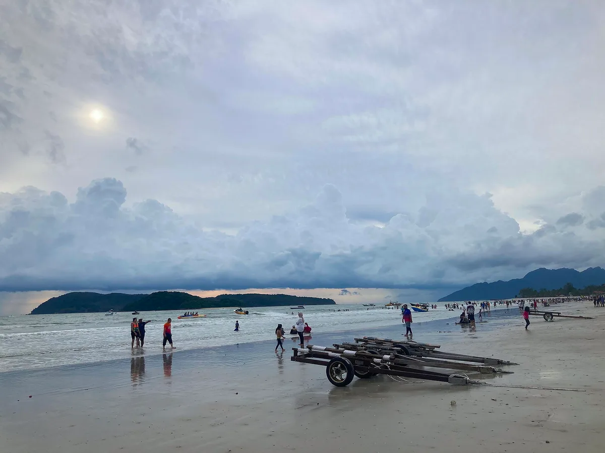 Tengah-Strand, Mukim Kedawang, Andaman Sea, Malaysia — 2