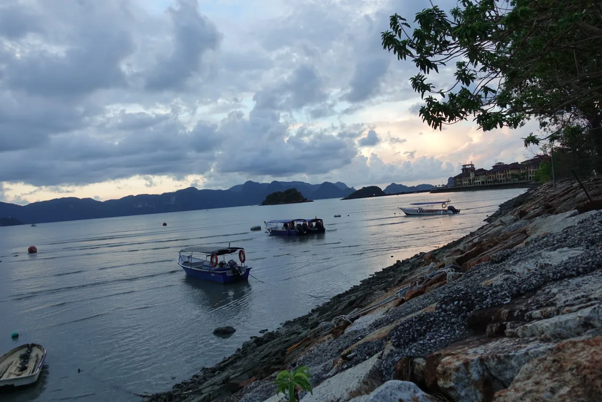 Tengah-Strand, Mukim Kedawang, Andaman Sea, Malaysia — 6