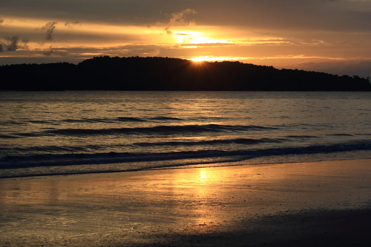 Tengah-Strand, Mukim Kedawang, Andaman Sea, Malaysia — 3
