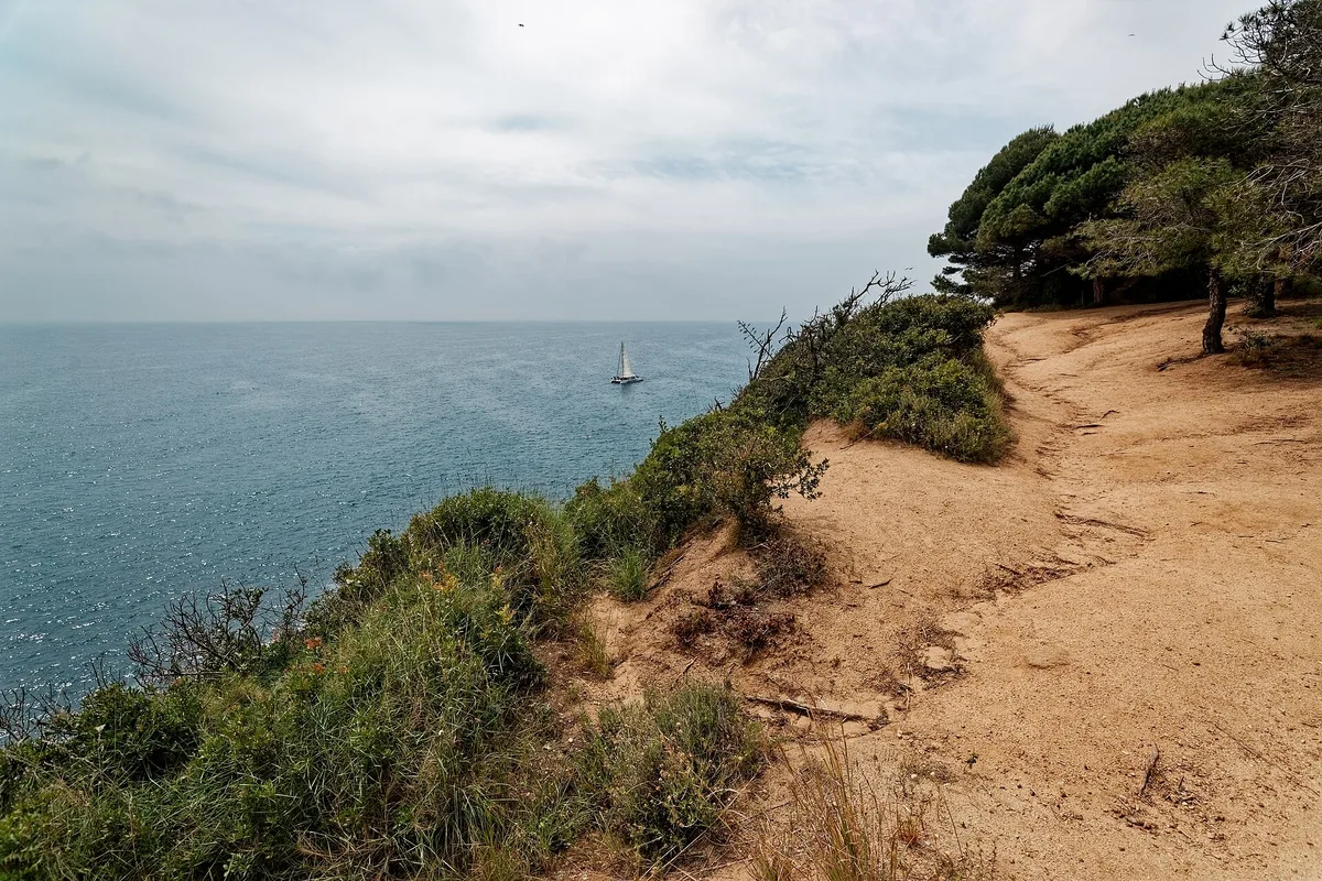 Cala Banys, Lloret de Mar, Catalonia, España — 6