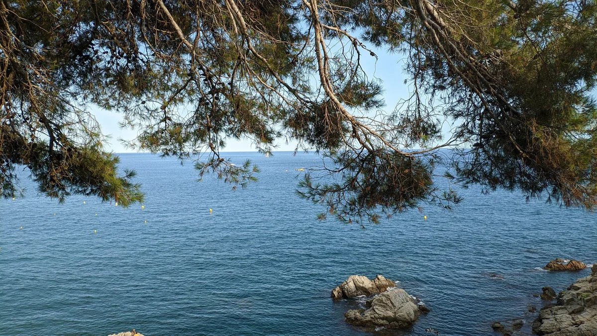 Cala Banys, Lloret de Mar, Catalonia, España — 3