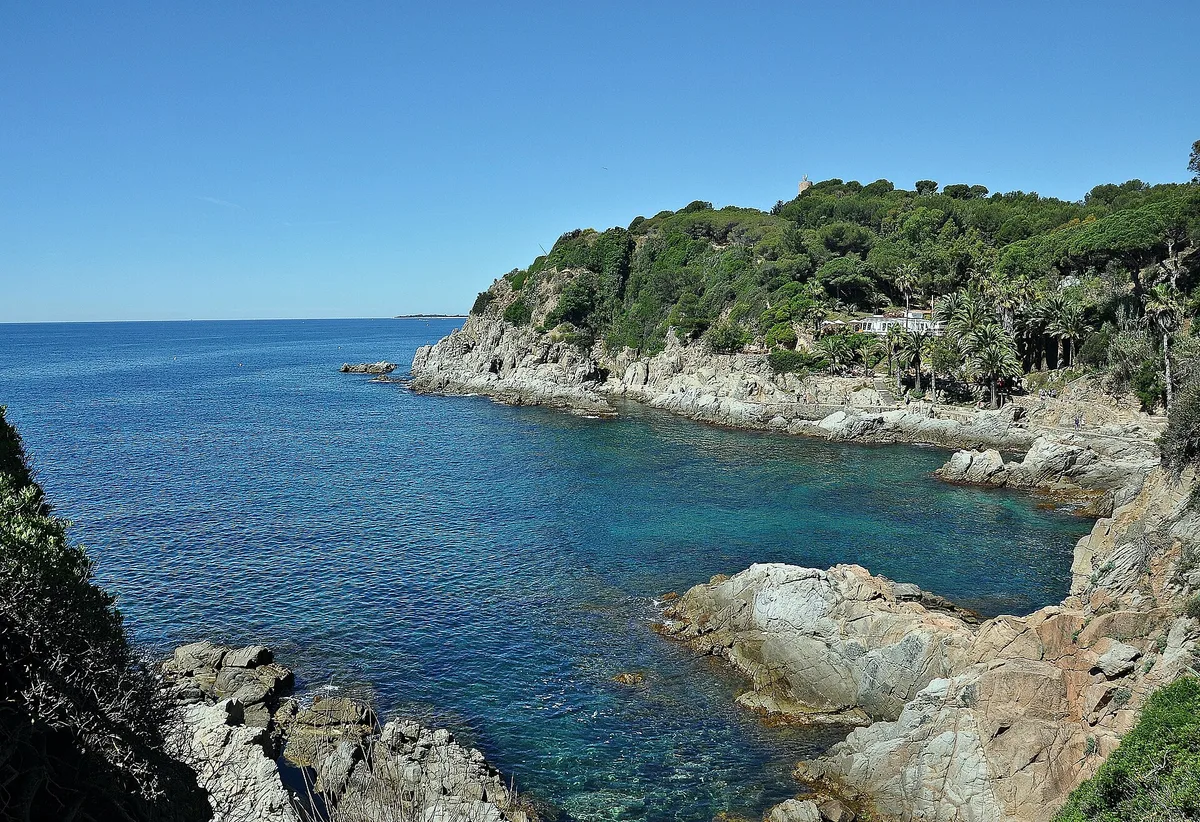 Cala Banys, Lloret de Mar, Catalonia, España — 5