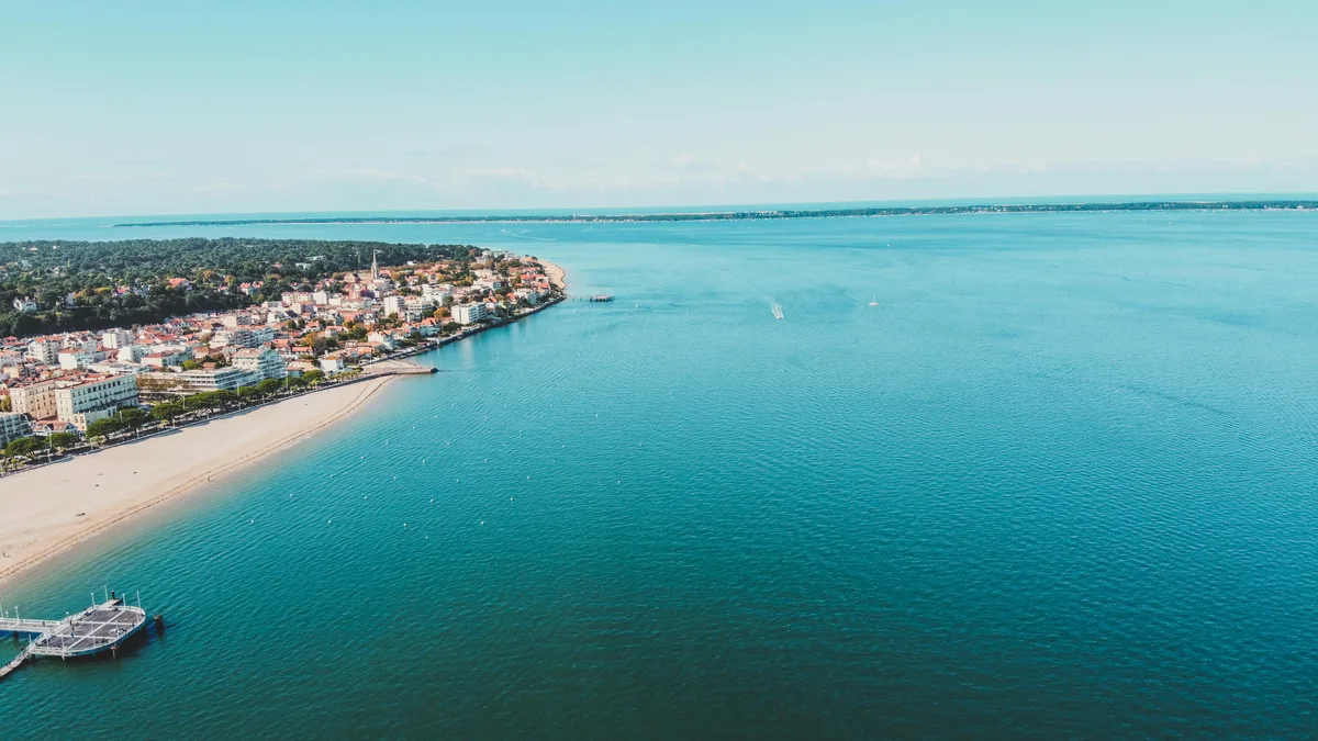 Plage de la Jetée, Andernos-les-Bains, Nouvelle-Aquitaine, France — 5