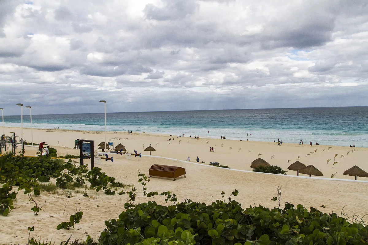 Playa Delfines, Cancún, Yucatan Caribbean, México — 2