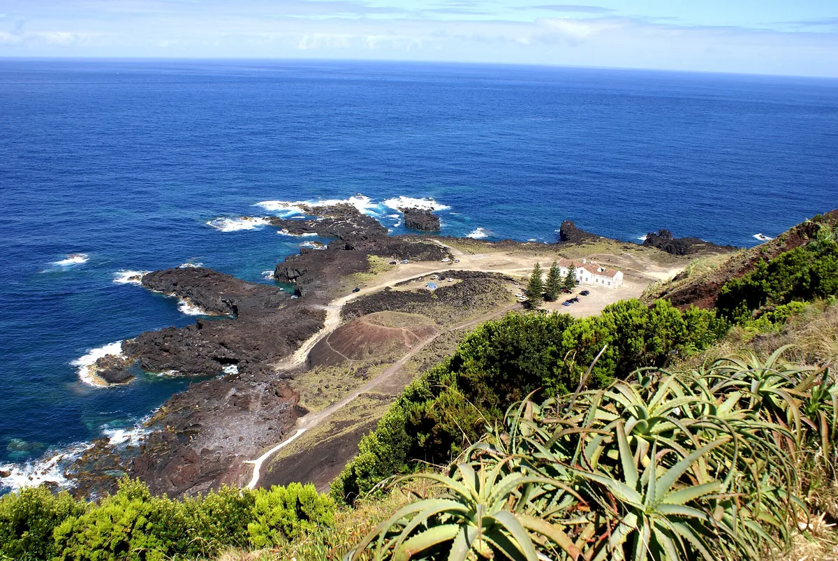 Plage de Ferraria, Ginetes, Azores, Portugal — 4