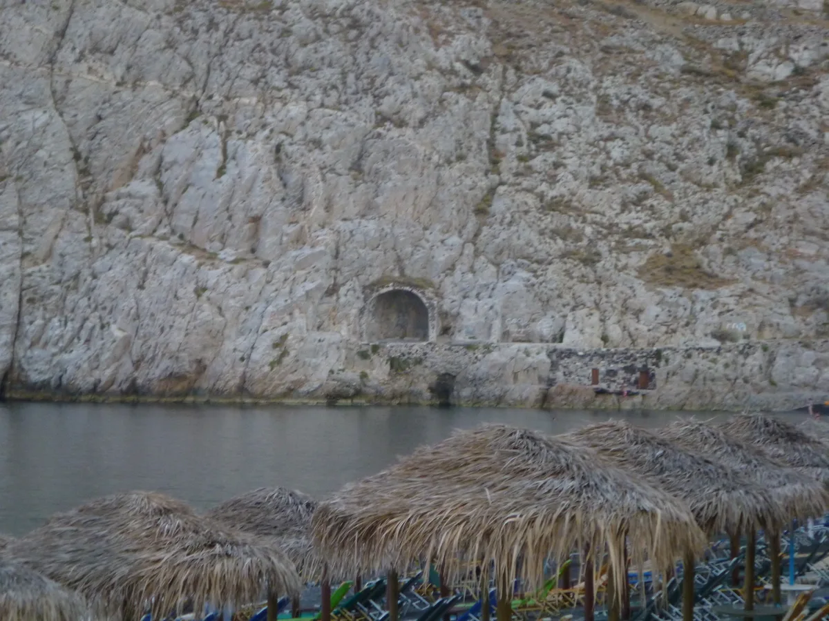 Playa de Kamari, Cyclades, Grecia — 6